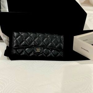 Channel Black Caviar Leather Quilted wallet,nwt